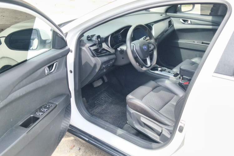 Used CHANGAN Eado New Energy 2022 EV460 Smart Ride-Hailing Edition – Lithium Iron Phosphate Driver Seat