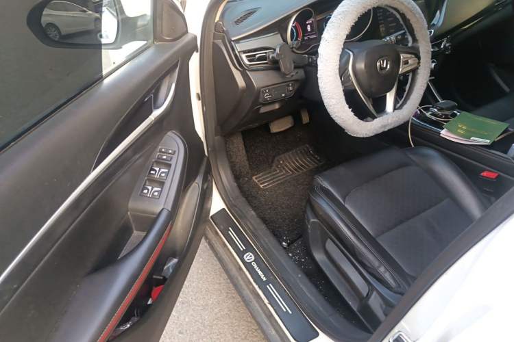 Used CHANGAN Eado New Energy 2022 EV460 Smart Ride-Hailing Edition – Lithium Iron Phosphate Driver Seat