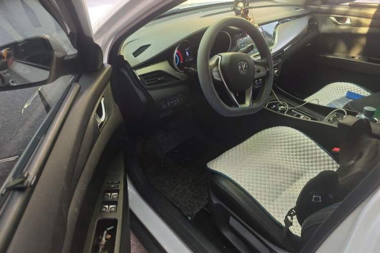 Used CHANGAN Eado New Energy 2022 Facelift EV460 Smart Online Ride-Hailing Version – Lithium Iron Phosphate Driver Seat