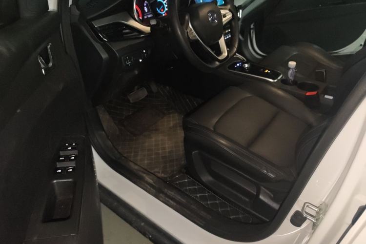 Used CHANGAN Eado New Energy 2022 EV460 Smart Ride-Hailing Edition – Lithium Iron Phosphate Driver Seat