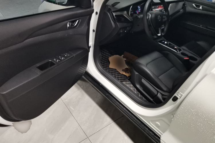 Used CHANGAN Eado New Energy 2022 EV460 Smart Ride-Hailing Edition – Lithium Iron Phosphate Driver Seat