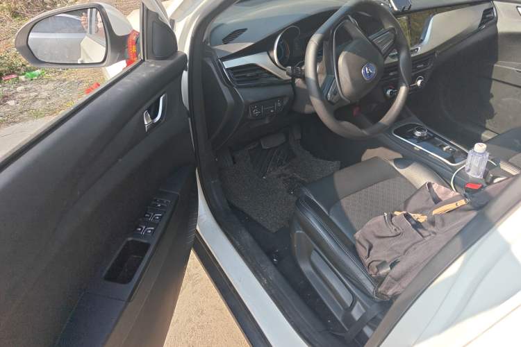 Used CHANGAN Eado New Energy 2022 EV460 Smart Ride-Hailing Edition – Lithium Iron Phosphate Driver Seat