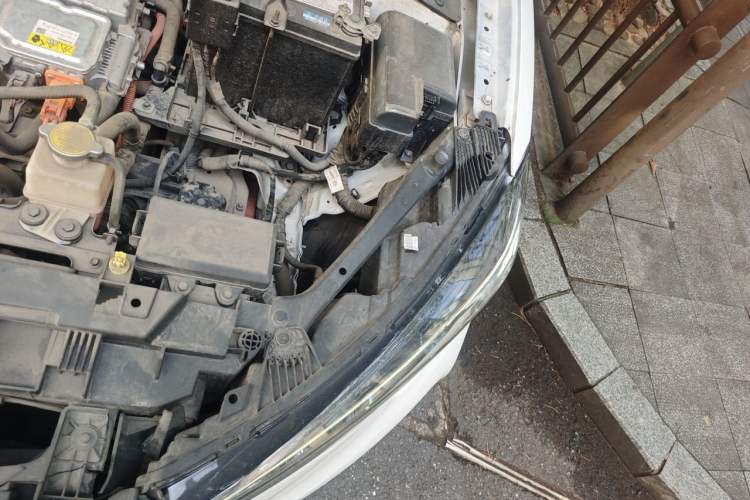 Used CHANGAN Eado New Energy 2022 Facelift EV460 Smart Online Ride-Hailing Version – Lithium Iron Phosphate Engine Bay Left