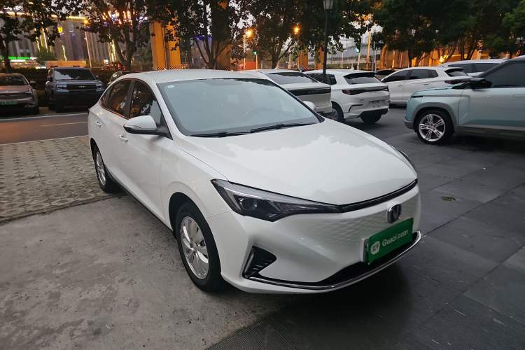 Used CHANGAN Eado New Energy 2022 EV460 Smart Ride-Hailing Edition – Lithium Iron Phosphate Front Right 45 Deg