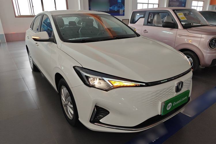 Used CHANGAN Eado New Energy 2022 EV460 Smart Ride-Hailing Edition – Lithium Iron Phosphate Front Right 45 Deg