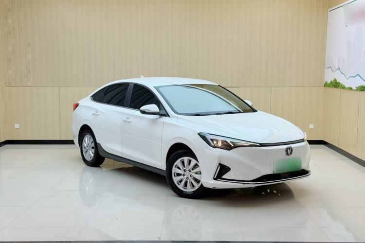 Used CHANGAN Eado New Energy 2022 EV460 Smart Ride-Hailing Edition – Lithium Iron Phosphate Front Right 45 Deg