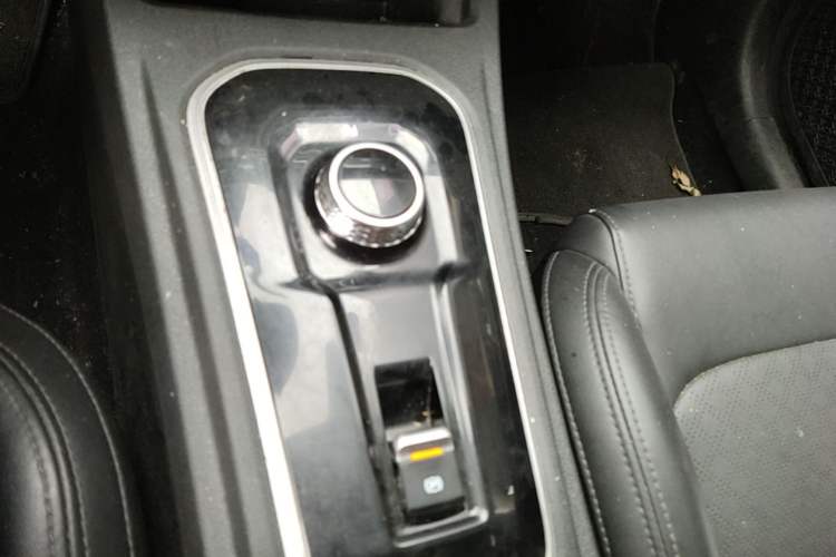 Used CHANGAN Eado New Energy 2022 EV460 Smart Ride-Hailing Edition – Lithium Iron Phosphate Gear Lever