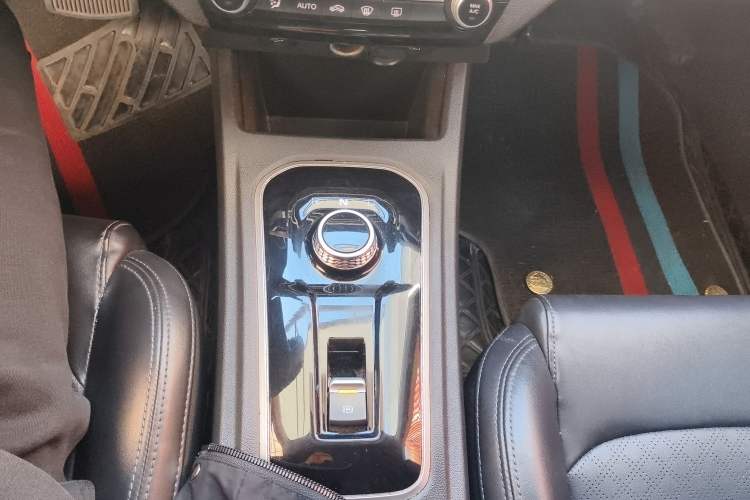 Used CHANGAN Eado New Energy 2022 EV460 Smart Ride-Hailing Edition – Lithium Iron Phosphate Gear Lever