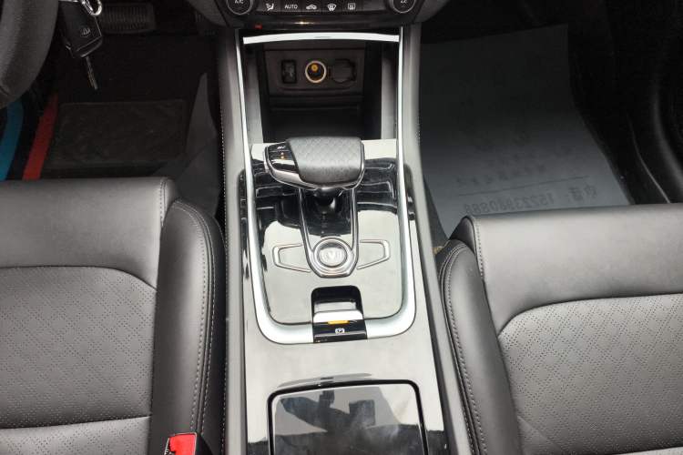 Used CHANGAN Eado New Energy 2022 EV460 Smart Ride-Hailing Edition – Lithium Iron Phosphate Gear Lever