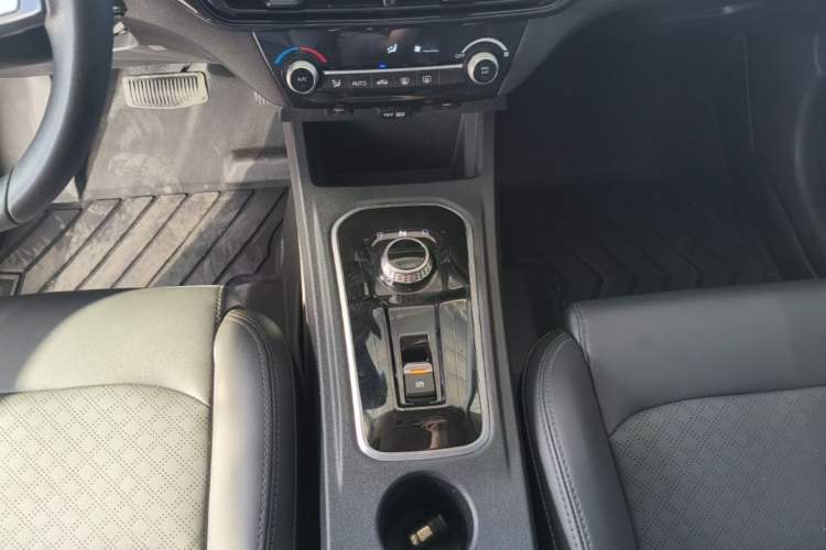 Used CHANGAN Eado New Energy 2022 EV460 Smart Ride-Hailing Edition – Lithium Iron Phosphate Gear Lever