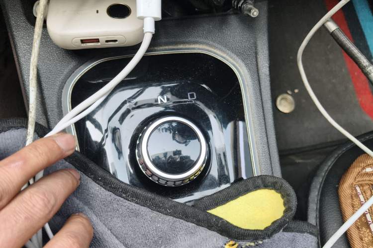 Used CHANGAN Eado New Energy 2022 EV460 Smart Ride-Hailing Edition – Lithium Iron Phosphate Gear Lever