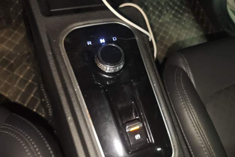 Used CHANGAN Eado New Energy 2022 EV460 Smart Ride-Hailing Edition – Lithium Iron Phosphate Gear Lever