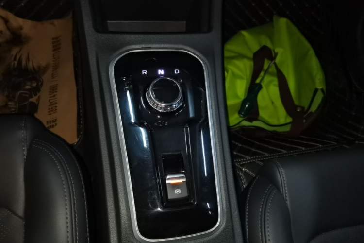 Used CHANGAN Eado New Energy 2022 EV460 Smart Ride-Hailing Edition – Lithium Iron Phosphate Gear Lever