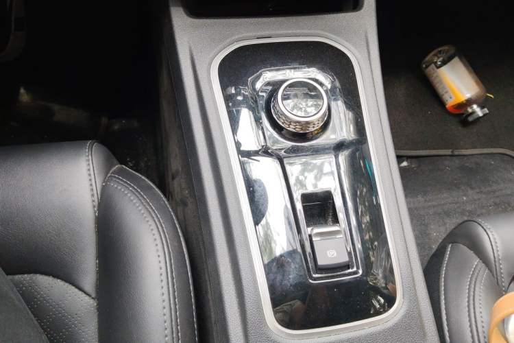 Used CHANGAN Eado New Energy 2022 EV460 Smart Ride-Hailing Edition – Lithium Iron Phosphate Gear Lever