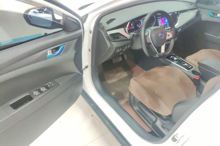 Used CHANGAN Eado New Energy 2022 EV460 Smart Ride-Hailing Edition – Lithium Iron Phosphate Interior 3