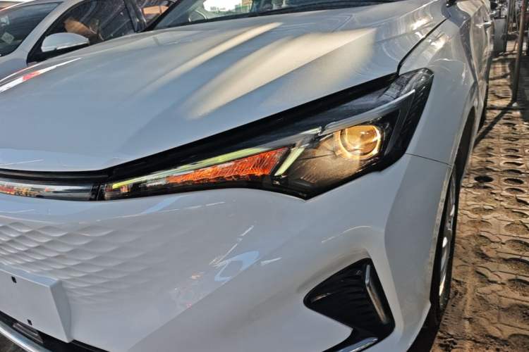 Used CHANGAN Eado New Energy 2022 EV460 Smart Ride-Hailing Edition – Lithium Iron Phosphate Left Front Headlight