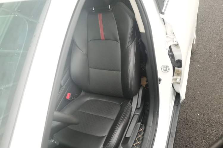 Used CHANGAN Eado New Energy 2022 EV460 Smart Ride-Hailing Edition – Lithium Iron Phosphate Left Front Seat