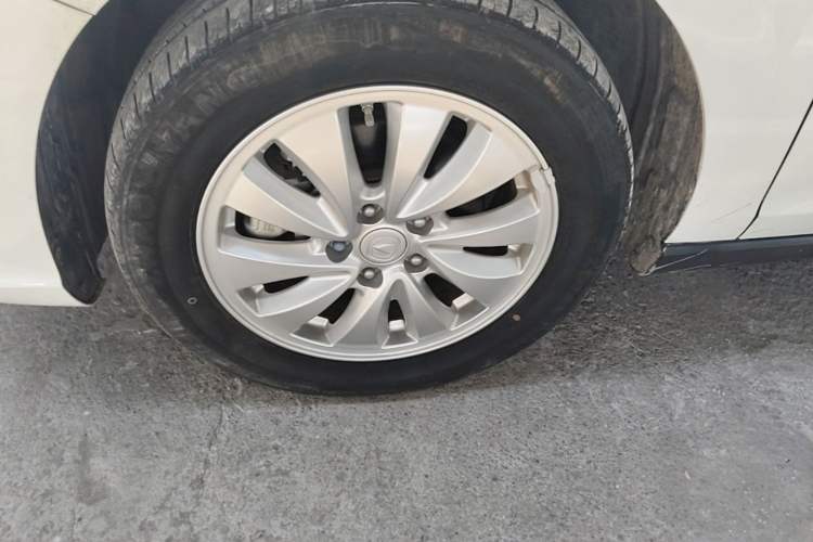 Used CHANGAN Eado New Energy 2022 EV460 Smart Ride-Hailing Edition – Lithium Iron Phosphate Left Front Wheel Hub