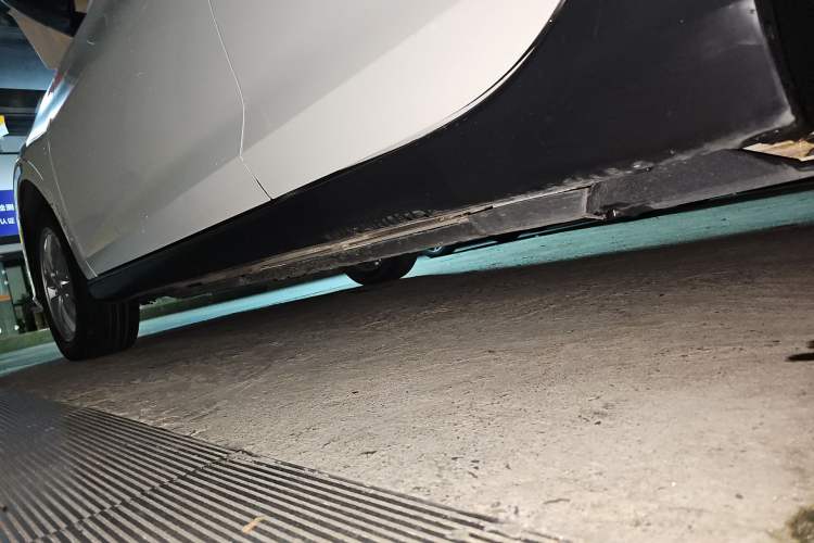 Used CHANGAN Eado New Energy 2022 EV460 Smart Ride-Hailing Edition – Lithium Iron Phosphate Left Side Sill