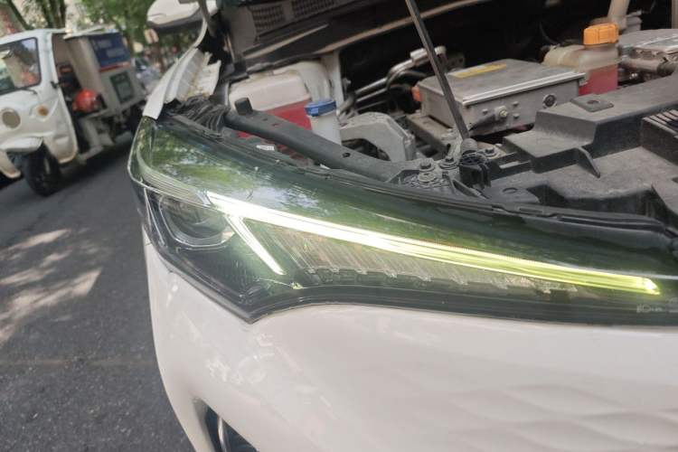 Used CHANGAN Eado New Energy 2022 Facelift EV460 Smart Online Ride-Hailing Version – Lithium Iron Phosphate Right Front Headlight
