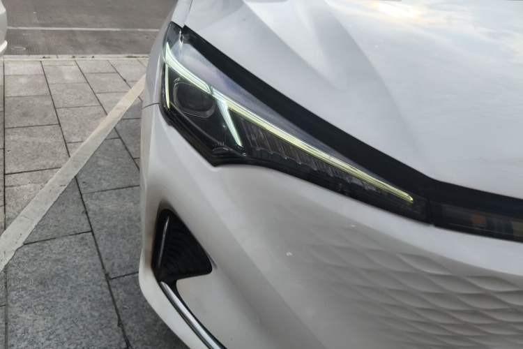 Used CHANGAN Eado New Energy 2022 EV460 Smart Ride-Hailing Edition – Lithium Iron Phosphate Right Front Headlight