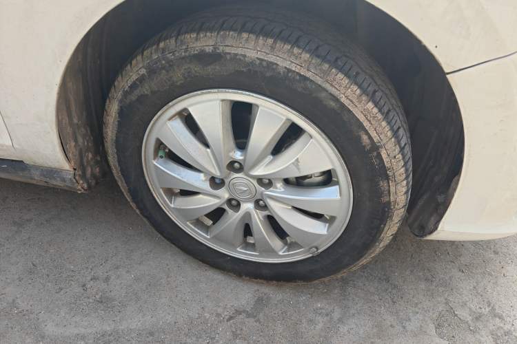 Used CHANGAN Eado New Energy 2022 EV460 Smart Ride-Hailing Edition – Lithium Iron Phosphate Right Front Wheel Hub