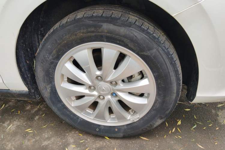 Used CHANGAN Eado New Energy 2022 EV460 Smart Ride-Hailing Edition – Lithium Iron Phosphate Right Front Wheel Hub