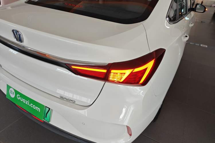 Used CHANGAN Eado New Energy 2022 EV460 Smart Ride-Hailing Edition – Lithium Iron Phosphate Right Rear Taillight