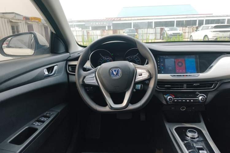 Used CHANGAN Eado New Energy 2022 EV460 Smart Ride-Hailing Edition – Lithium Iron Phosphate Steering Wheel