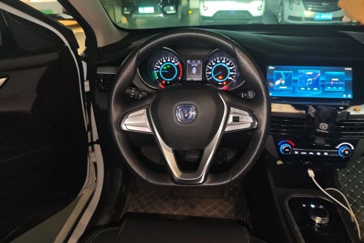 Used CHANGAN Eado New Energy 2022 EV460 Smart Ride-Hailing Edition – Lithium Iron Phosphate Steering Wheel