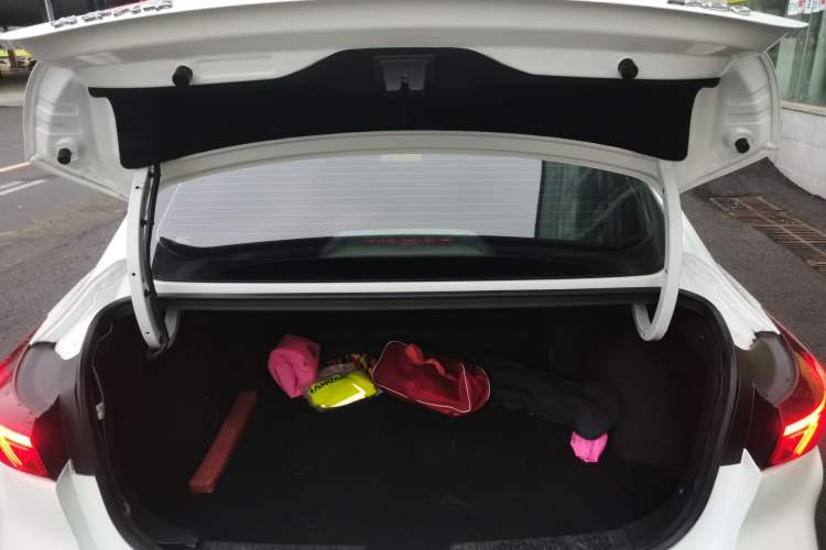 Used CHANGAN Eado New Energy 2022 EV460 Smart Ride-Hailing Edition – Lithium Iron Phosphate Trunk