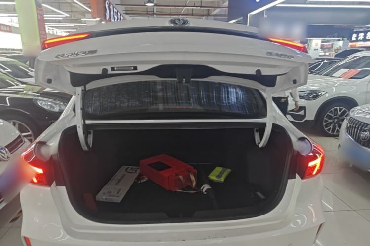 Used CHANGAN Eado New Energy 2022 EV460 Smart Ride-Hailing Edition – Lithium Iron Phosphate Trunk