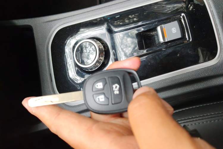 Used CHANGAN Eado New Energy 2022 EV460 Smart Ride-Hailing Edition – Lithium Iron Phosphate Vehicle Key