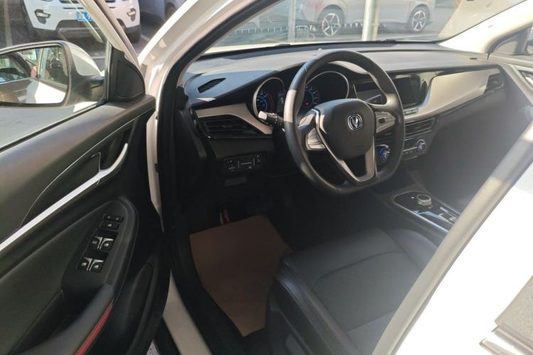 Used CHANGAN Eado New Energy 2024 EV460 Smart Upgrade Version – Lithium Iron Phosphate Driver Seat