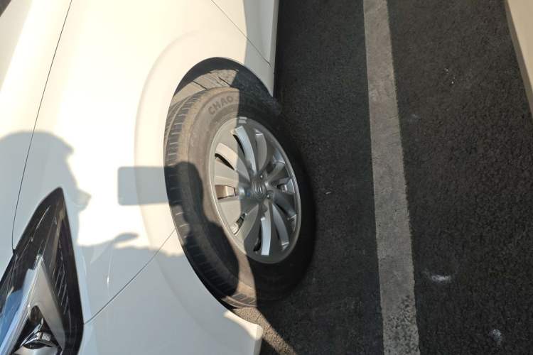 Used CHANGAN Eado New Energy 2024 EV460 Smart Upgrade Version – Lithium Iron Phosphate Left Front Wheel Hub