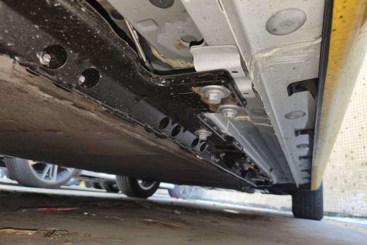 Used CHANGAN Eado New Energy 2024 EV460 Smart Upgrade Version – Lithium Iron Phosphate Chassis Rear Right
