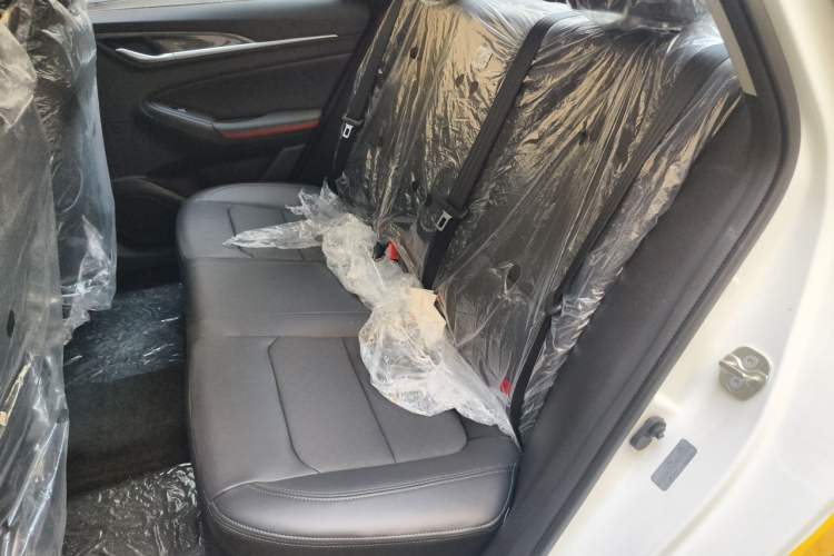 Used CHANGAN Eado New Energy 2024 EV460 Smart Upgrade Version – Lithium Iron Phosphate Left Rear Seat