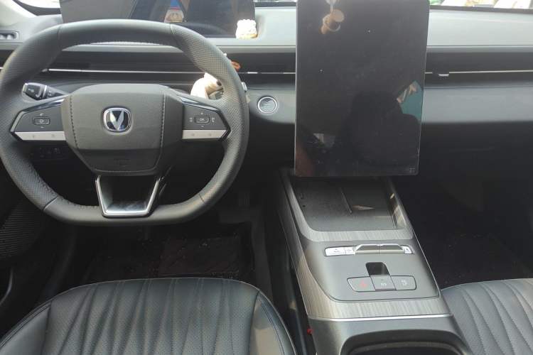 Used CHANGAN Eado PHEV 2025 Smart New Blue Whale 145KM Battleship Edition Center Console