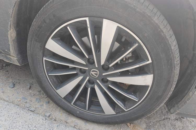 Used CHANGAN Eado PHEV 2025 Smart New Blue Whale 145KM Battleship Edition Right Front Wheel Hub