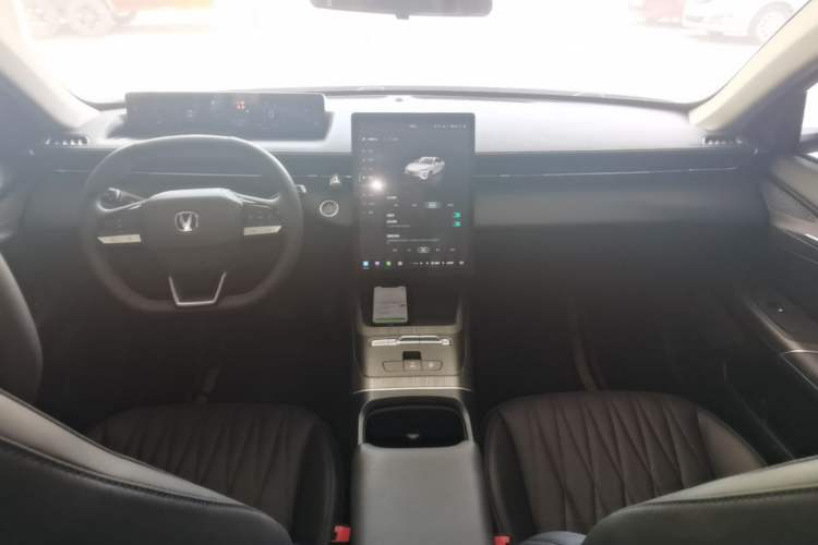 Used CHANGAN Eado PHEV 2025 Smart New Blue Whale 145KM Battleship Edition Center Console