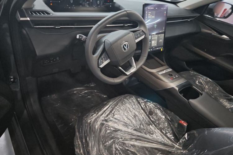 Used CHANGAN Eado PHEV 2025 Smart New Blue Whale 145KM Battleship Edition Center Console