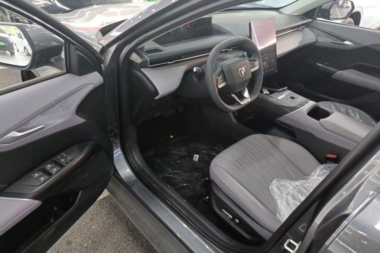 Used CHANGAN Eado PHEV 2025 Smart New Blue Whale 145KM Battleship Edition Driver Seat