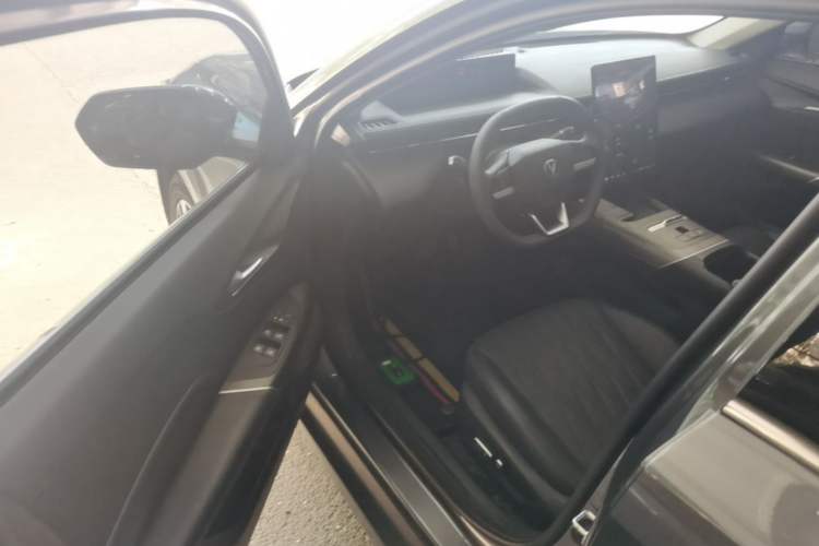 Used CHANGAN Eado PHEV 2025 Smart New Blue Whale 145KM Battleship Edition Driver Seat