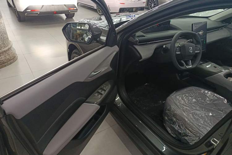 Used CHANGAN Eado PHEV 2025 Smart New Blue Whale 145KM Battleship Edition Driver Seat
