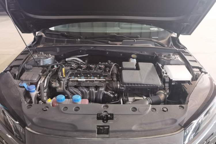 Used CHANGAN Eado PHEV 2025 Smart New Blue Whale 145KM Battleship Edition Engine Bay