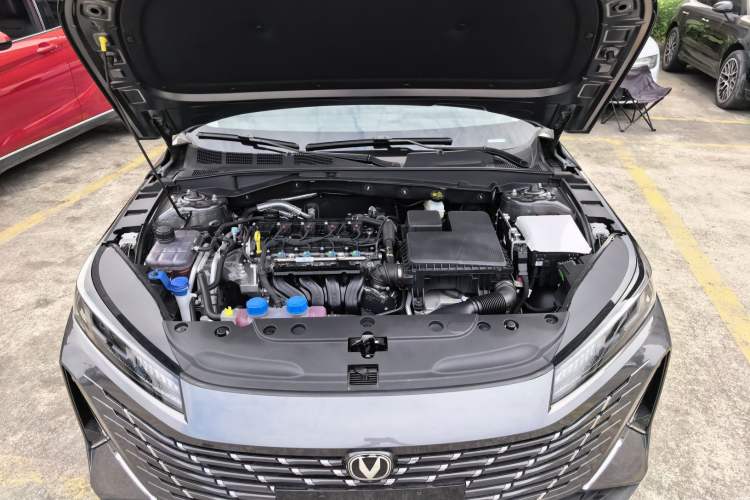 Used CHANGAN Eado PHEV 2025 Smart New Blue Whale 145KM Battleship Edition Engine Bay