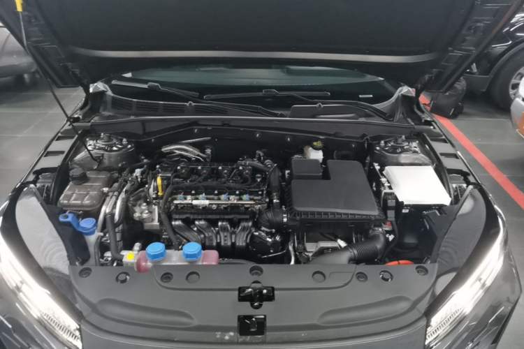 Used CHANGAN Eado PHEV 2025 Smart New Blue Whale 145KM Battleship Edition Engine Bay