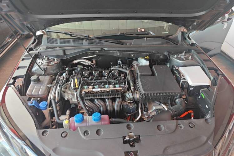 Used CHANGAN Eado PHEV 2025 Smart New Blue Whale 145KM Battleship Edition Engine Bay