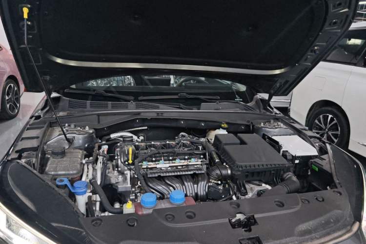 Used CHANGAN Eado PHEV 2025 Smart New Blue Whale 145KM Battleship Edition Engine Bay