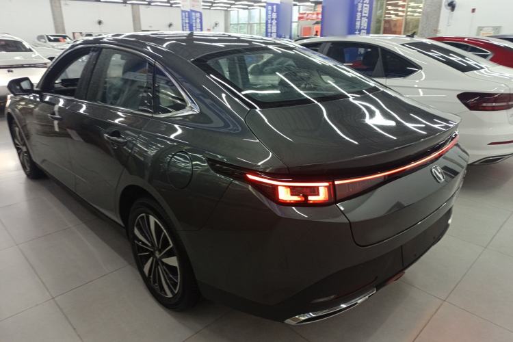 Used CHANGAN Eado PHEV 2025 Smart New Blue Whale 145KM Battleship Edition Exterior 2